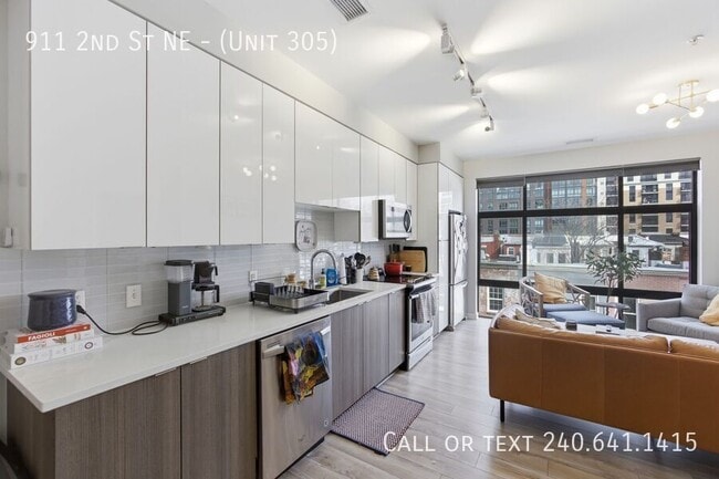 Photo - 911 2nd St NE