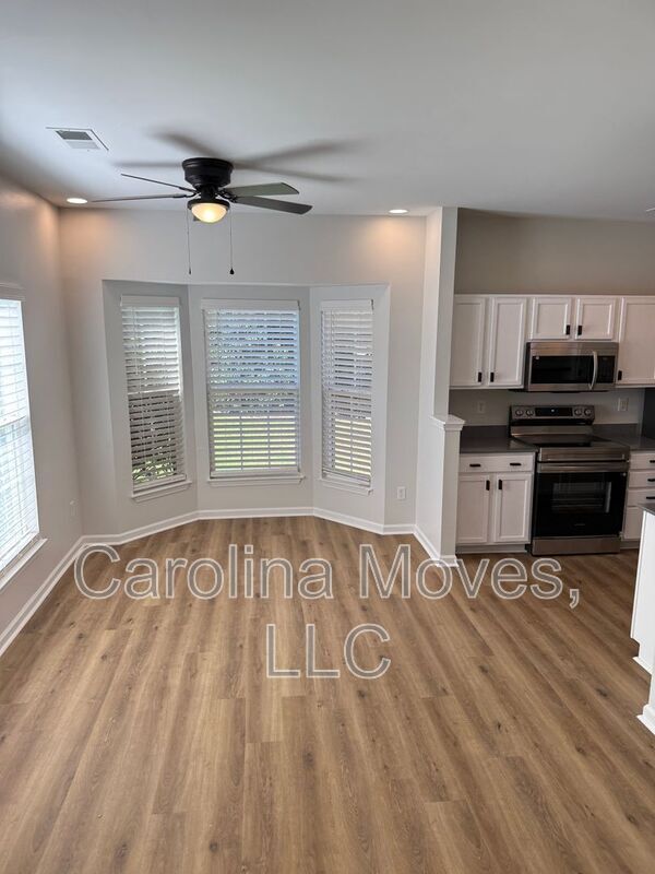 Photo - 230 Spring Crossing Cir