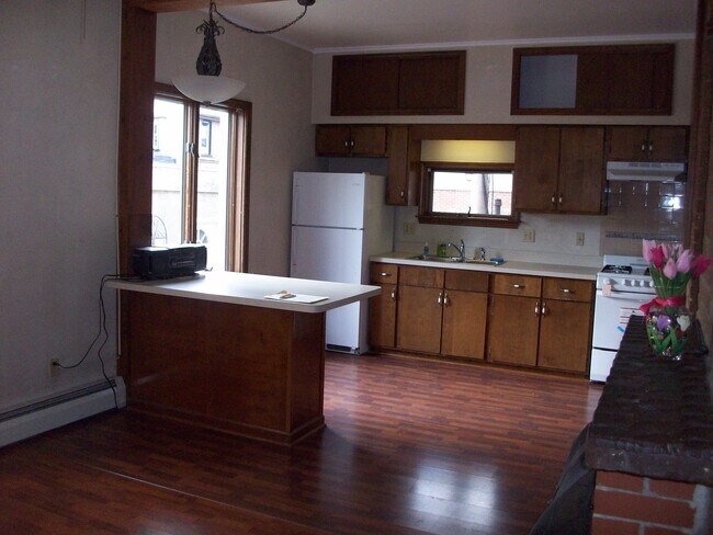 Kitchen - 473 Virginia St Unidad Rear