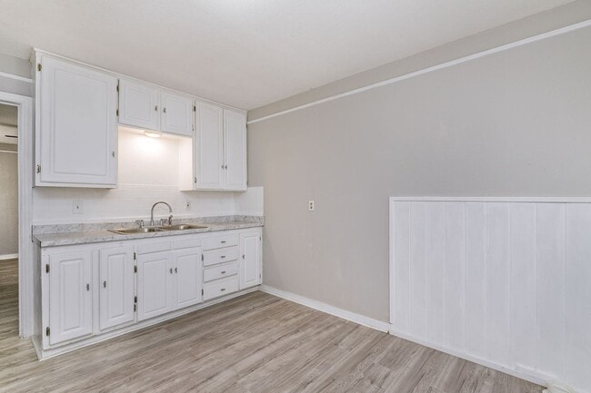 Photo - 2306 SW 8th Ave Unit 2306 SW 8th Ave #3