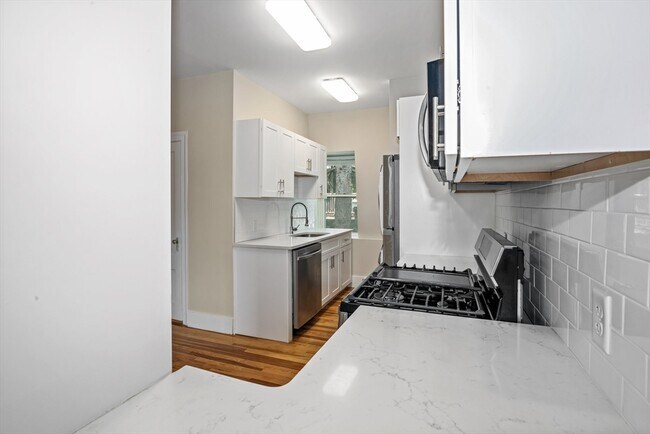 Photo - 35 Oak Ave Unit 3