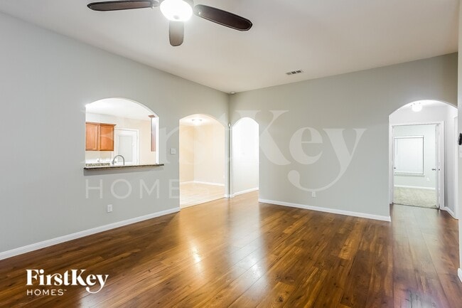 Photo - 3300 Overstreet Ln