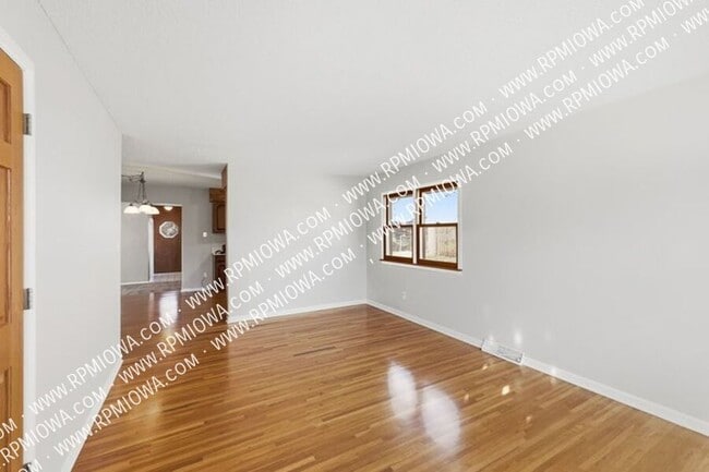 Photo - 3212 Ashwood Dr