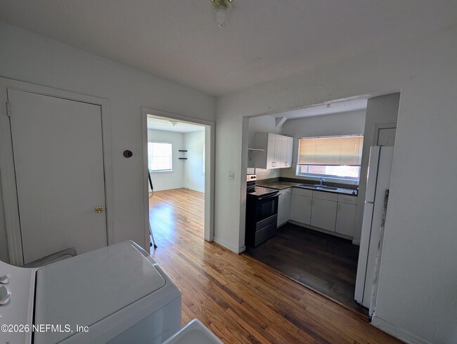 Photo - 2136 College St Unidad 1