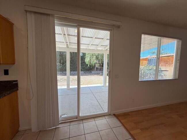 5223 Seaglen Way