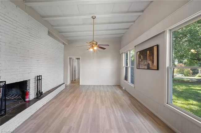 Photo - 701 Locust Pl Unit Locust