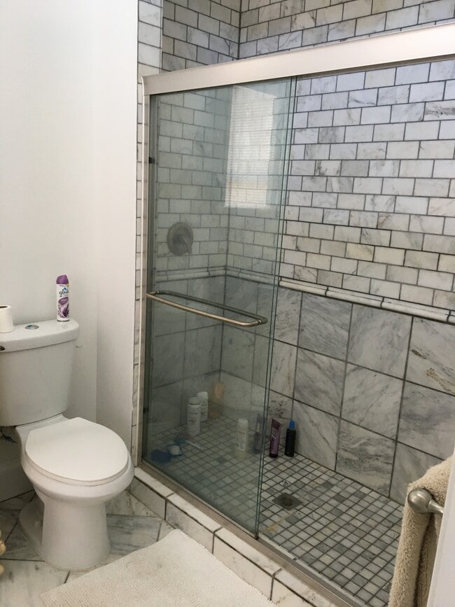 Photo - 1001 F St NE