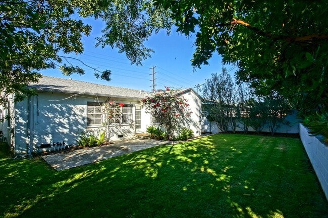 Photo - CHARMING, BRIGHT & AIRY HOLLYGLEN HOME W/ BEAUTIFULLY LANDSCAPED FRONT & REAR YARDS W/ PATIO BLOC...