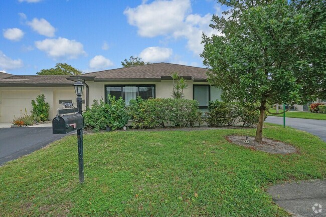 Building Photo - 4778 Greentree Crescent Rental