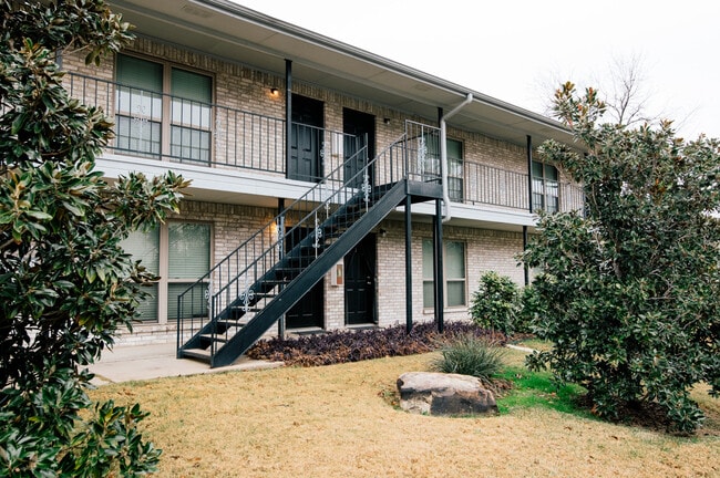 Photo - Bernard Street Apts