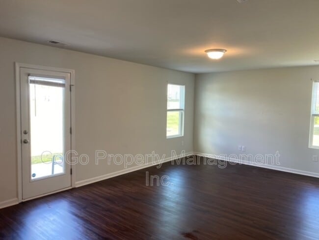 Photo - 811 Millsgrove Ct