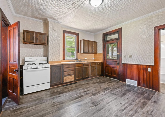 Photo - 2508 Windsor Ave
