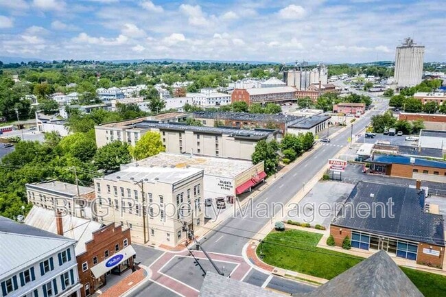 Photo - 205 N Main St