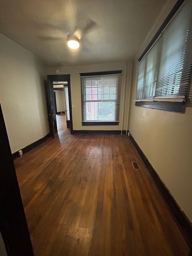 Photo - 1018-1024 Brown Street Unidad 1018