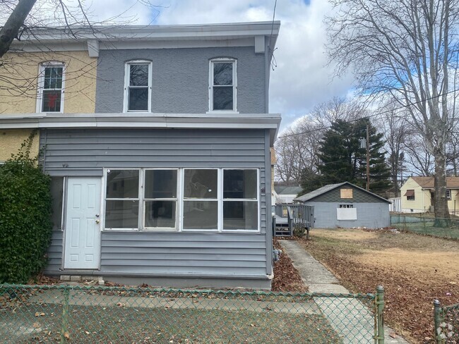 Building Photo - 1 7th St Rental