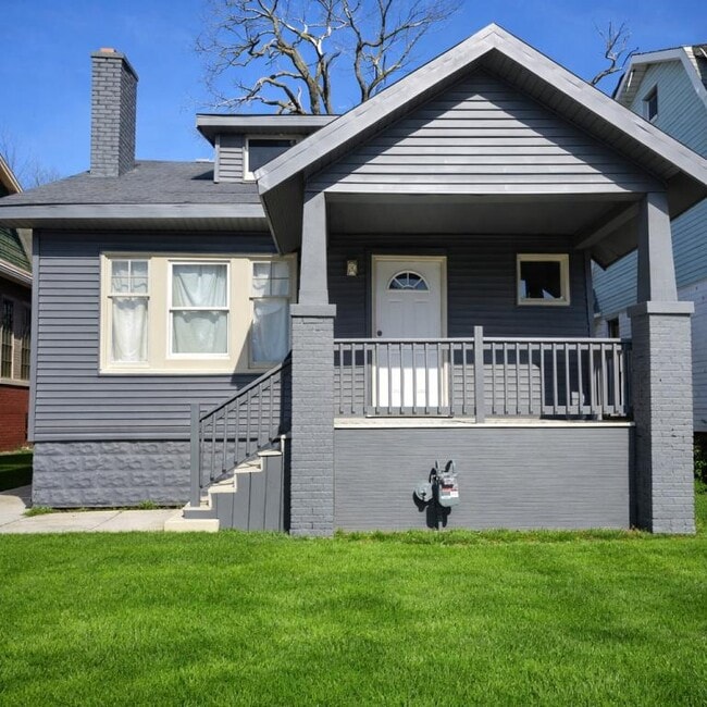Photo - 2530 Fullerton Ave