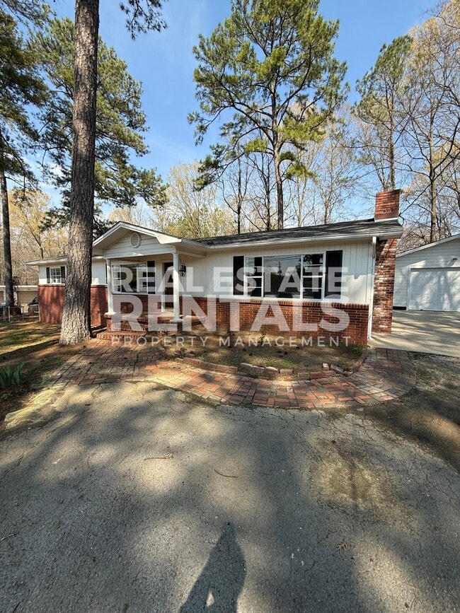 Photo - 688 Sutton Bridge Rd