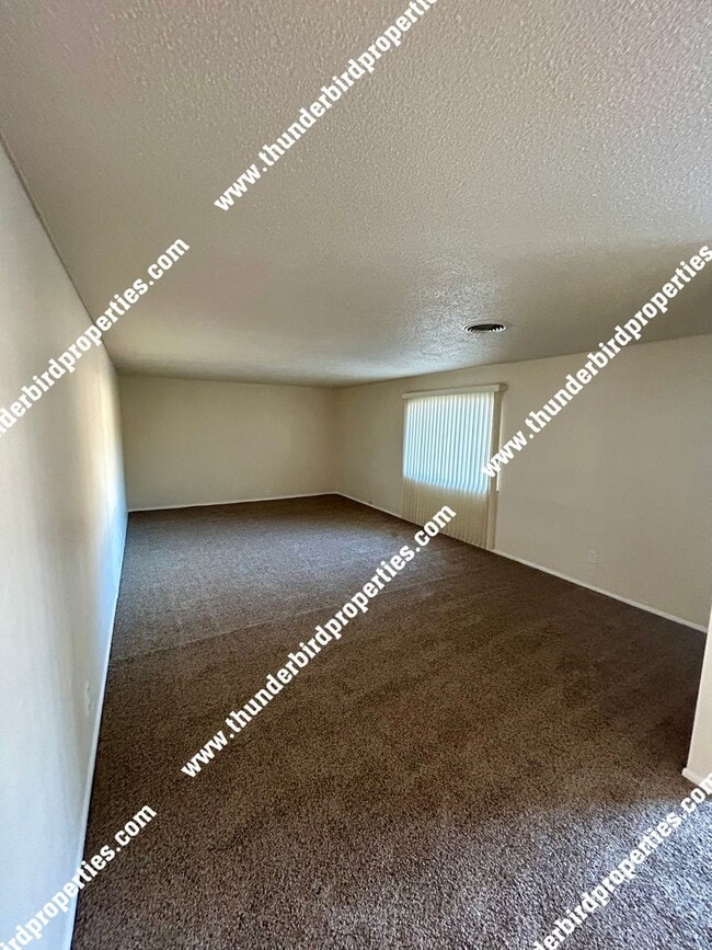 Photo - 4909 Overland St NE