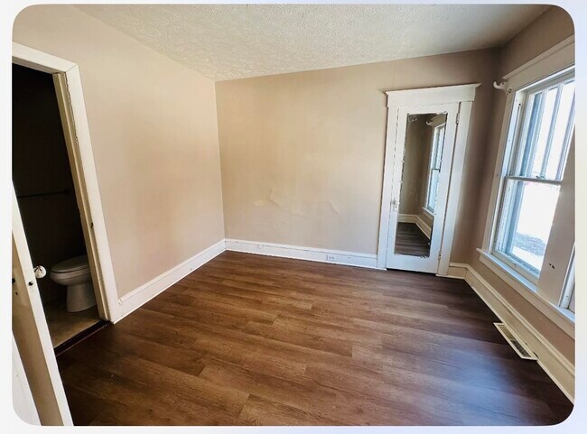 Photo - 345 1/2 Chemung St