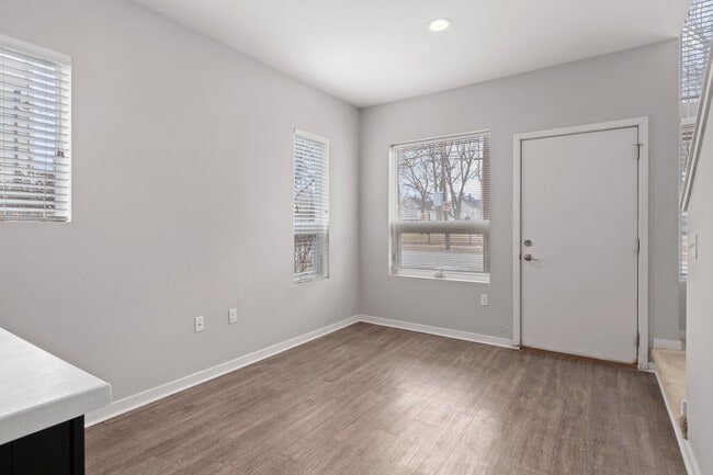 Photo - 600 Douglas St NW Unit 620A