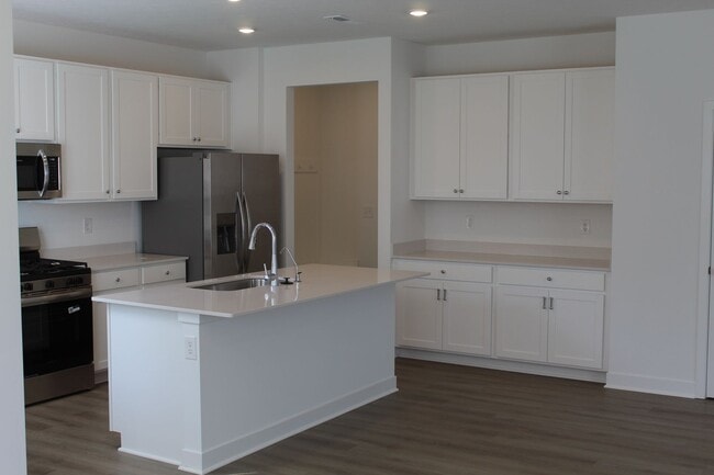 Photo - Available Now! Brand New 5 BR Lennar Home ...