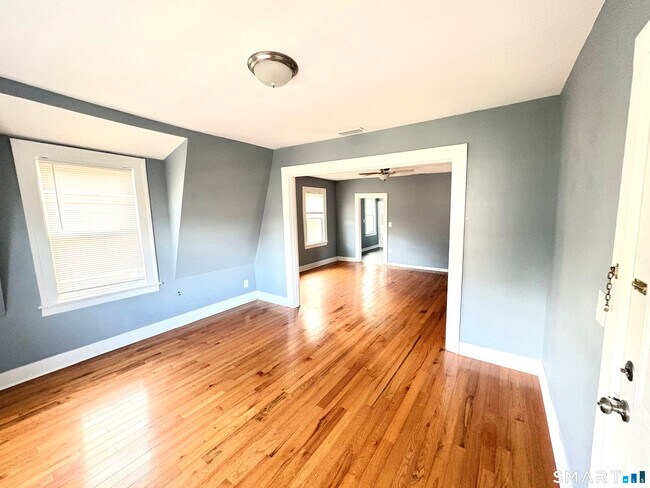 Photo - 120 Wilcox Ave Unit 3