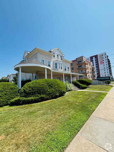 Building Photo - 116 Riverside Blvd Rental