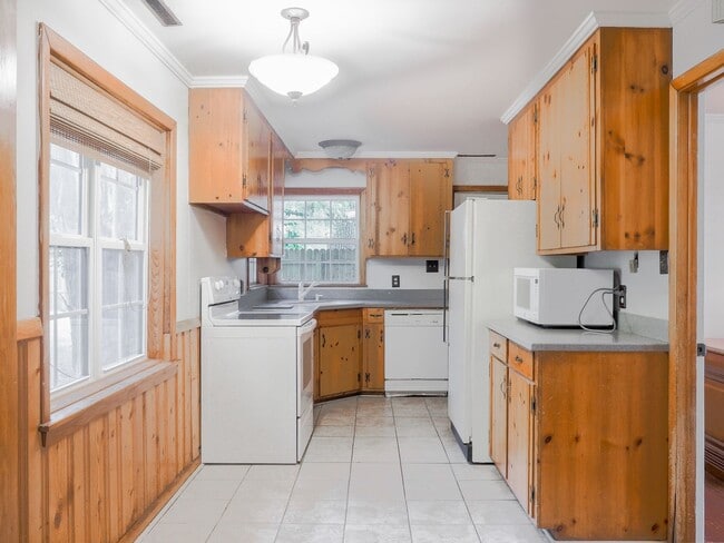 Photo - 403 Granade St
