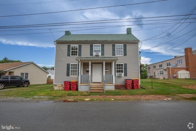 Building Photo - 210 W North St Unit B Rental