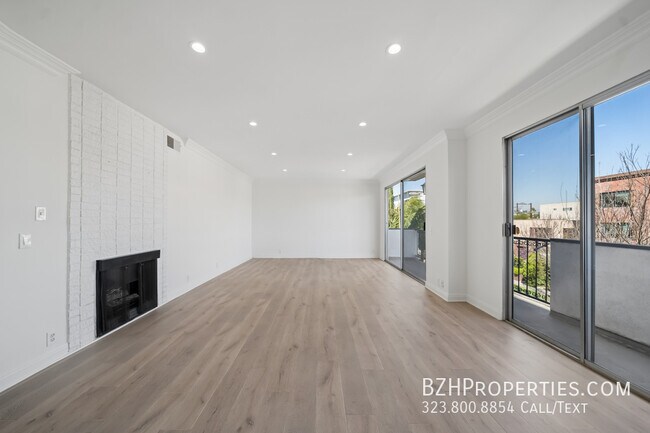 Photo - 333 S Elm Dr Unit 204