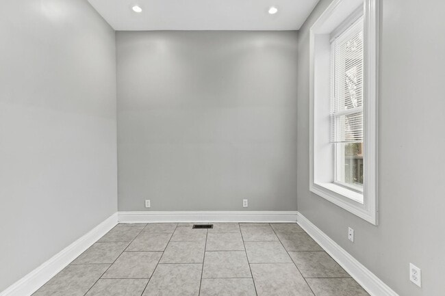 Photo - Huge Renovated 1 Bedroom SFD in South Tower Grove