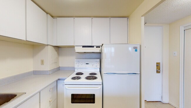 Photo - 335 MacLaren St. – The New Yorker