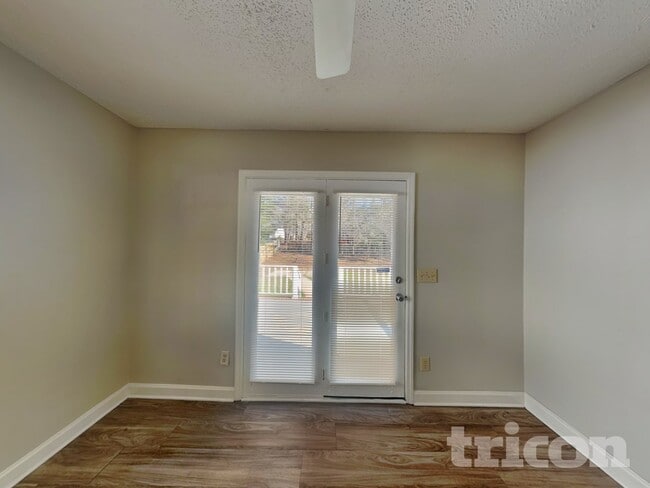 Photo - 812 N Royal Tower Dr