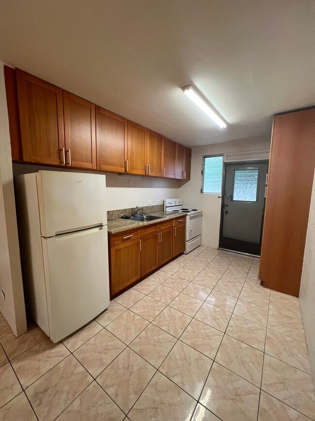 2 bedroom, 1 bath, 1 parking in Makiki! - 2 bedroom, 1 bath, 1 parking in Makiki! House