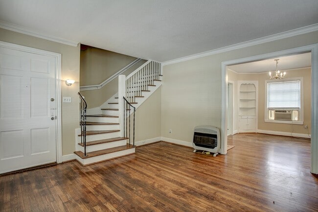 Photo - 1935 Richmond Ave