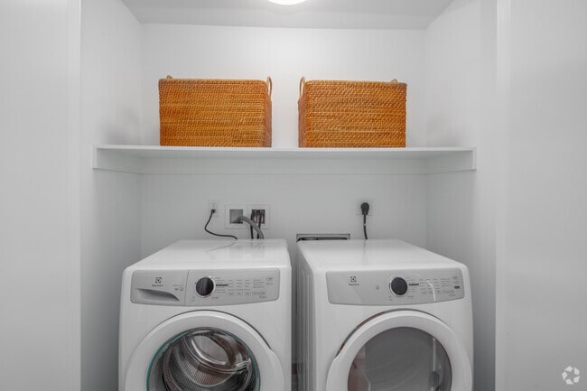 2BR, 2BA - 07 - 1,139SF - In-Unit Laundry