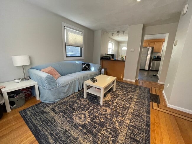 *Pictures are representative samples of the advertised unit. In some cases, the actual units you to - 41 Ashford St Apartments Unit 05L