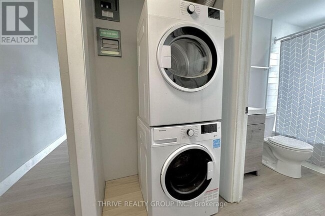 Photo - 100 King Edward Ave Unité 7