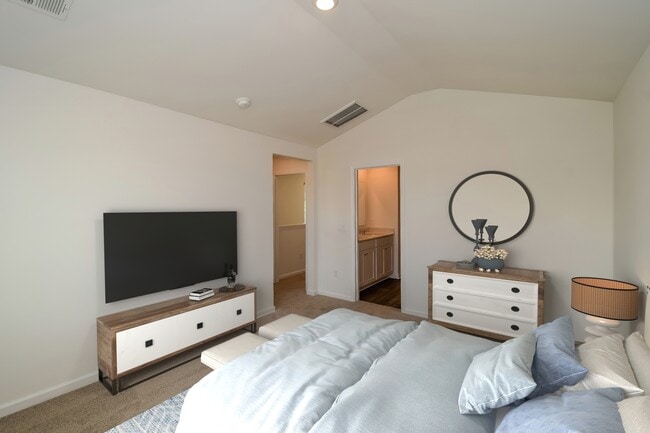 Photo - 28 Striker Rd