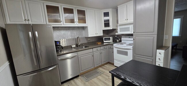 1208 Denali St Unit 4