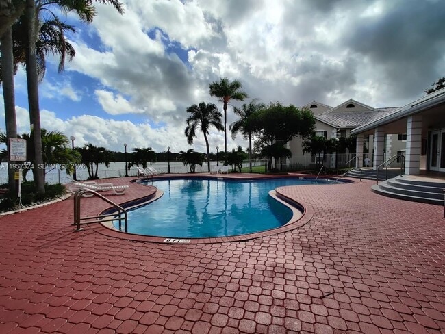 Photo - 2890 N Oakland Forest Dr Unit 111