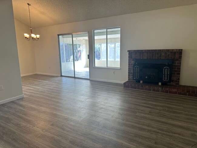 Photo - 3 Bedroom 2 Bath home in Vallejo