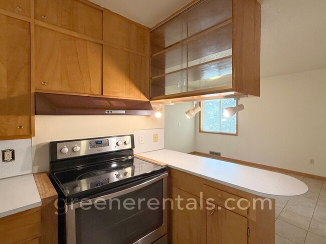 Photo - 3 BR 1.5 BA Rambler in West Olympia