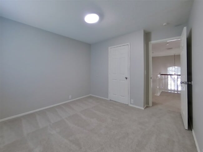Photo - 18810 Woodbreeze Dr