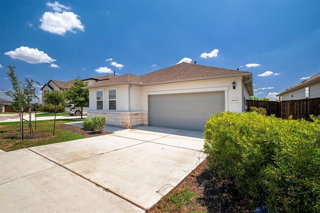 Photo - 1008 Moose Rd