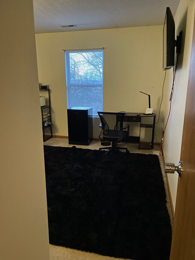 Photo - 4715 Kenross Dr