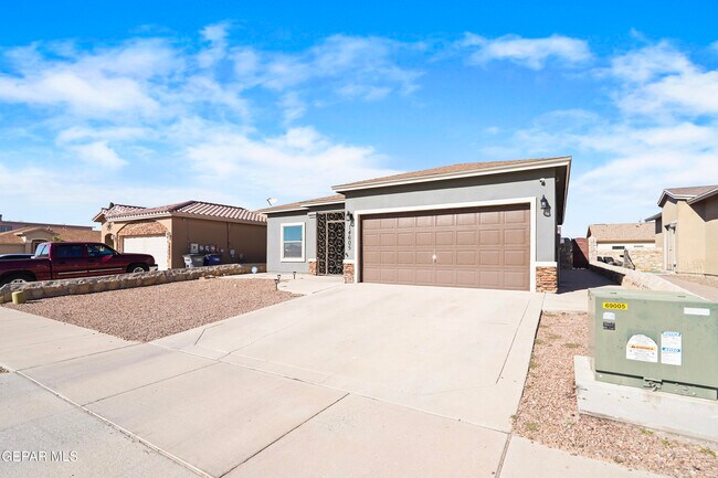 Photo - 14605 Christian Castle