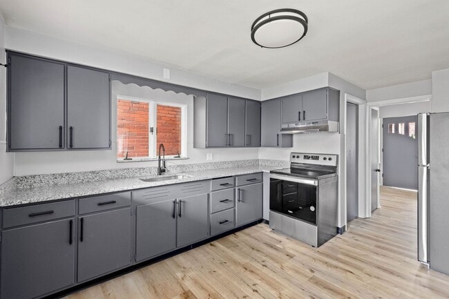 Building Photo - Stunning 3 bedroom home in Turtle Creek av...