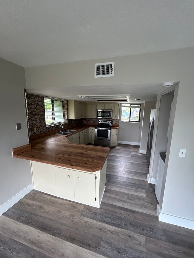 Photo - 114 Blue Heron Dr