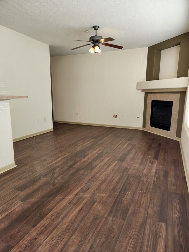 Photo - Beautiful condo in highly desired area of ...